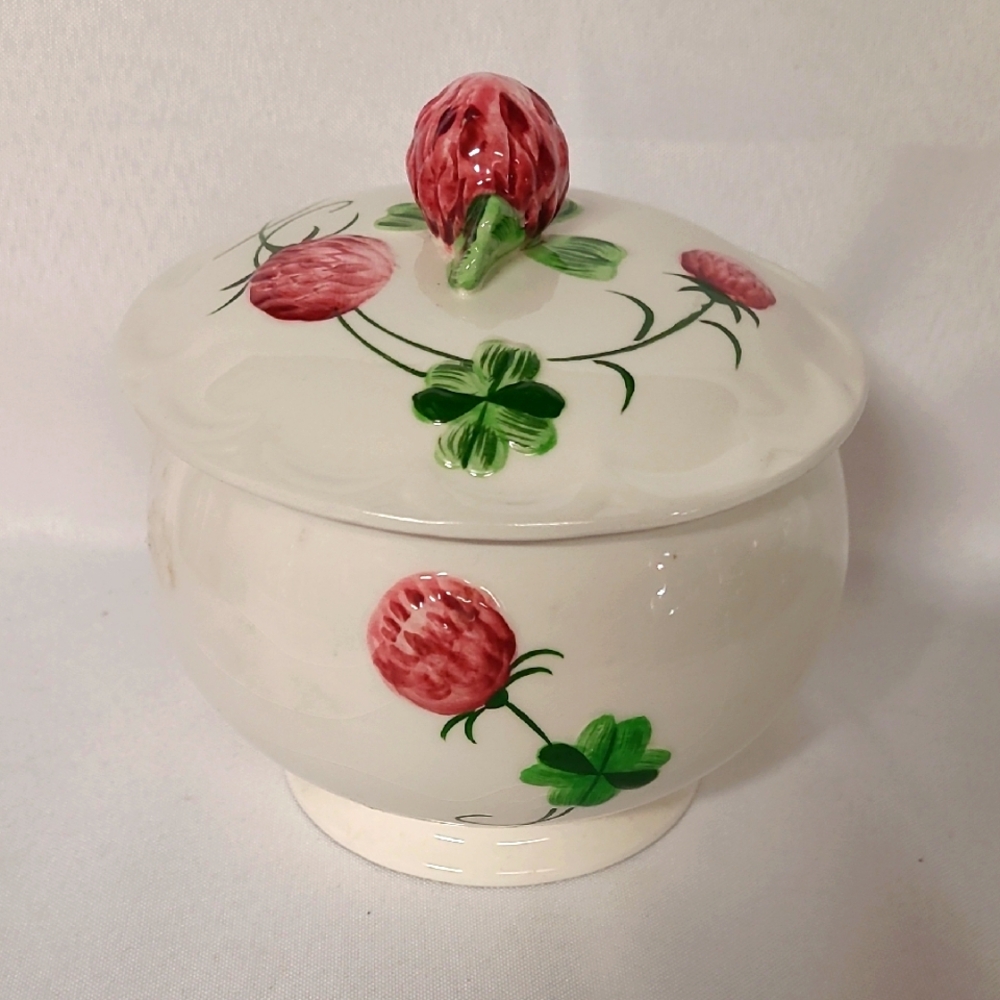 Lefton Red and Gold Label Ceramic Piece (104)